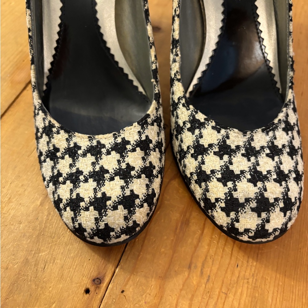 Anne Klein Women’s Pumps Fabric Black White Like Houndstooth Style S. 7.5 M - Picture 4 of 13